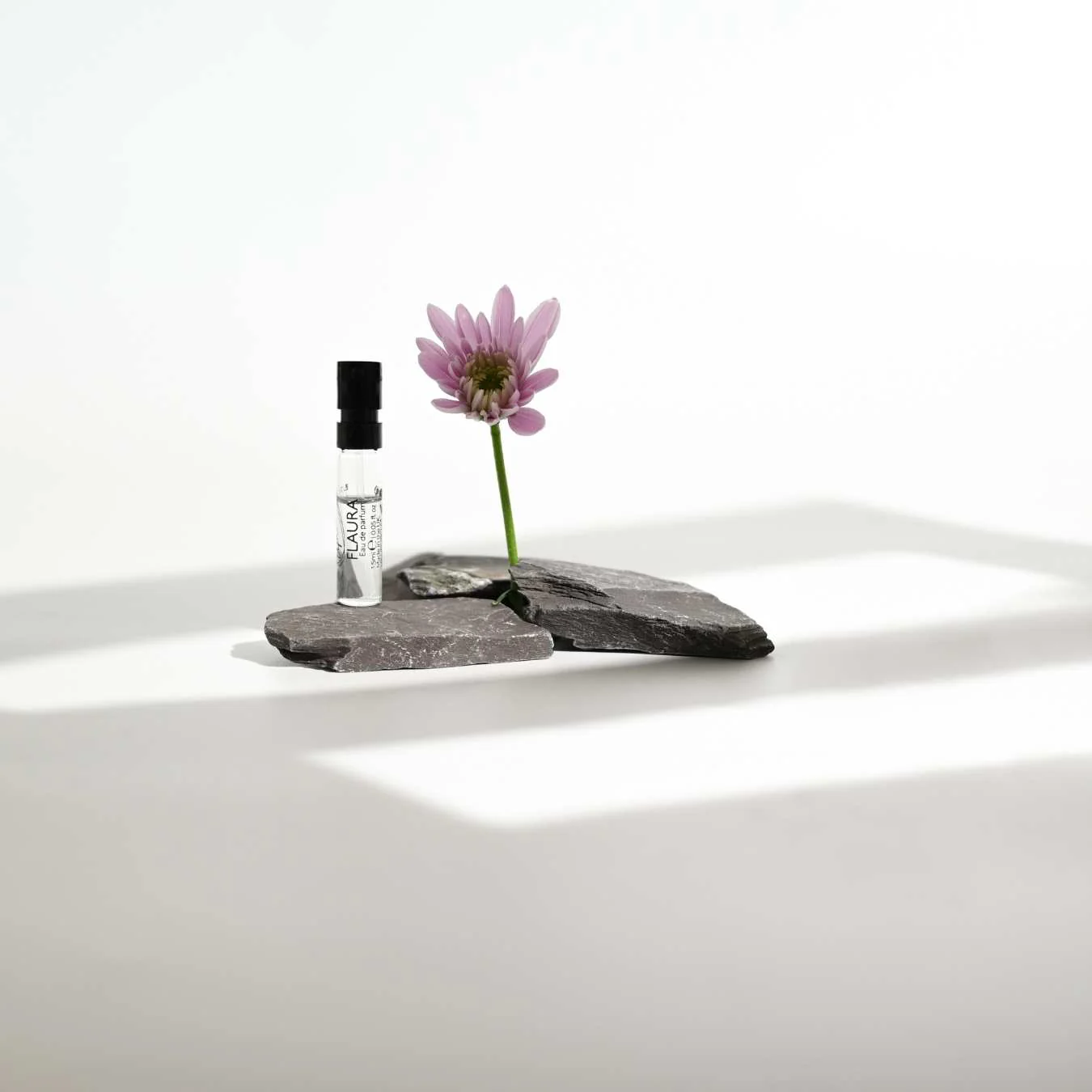 Flaura Eau De Parfum Sample Vial - Image 10
